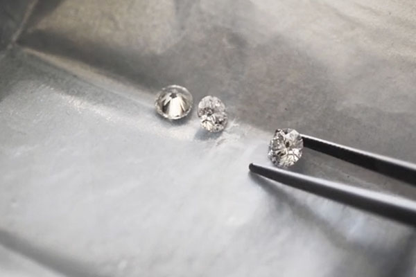 Entretien des diamants - comment prendre soin de ses diamants ?